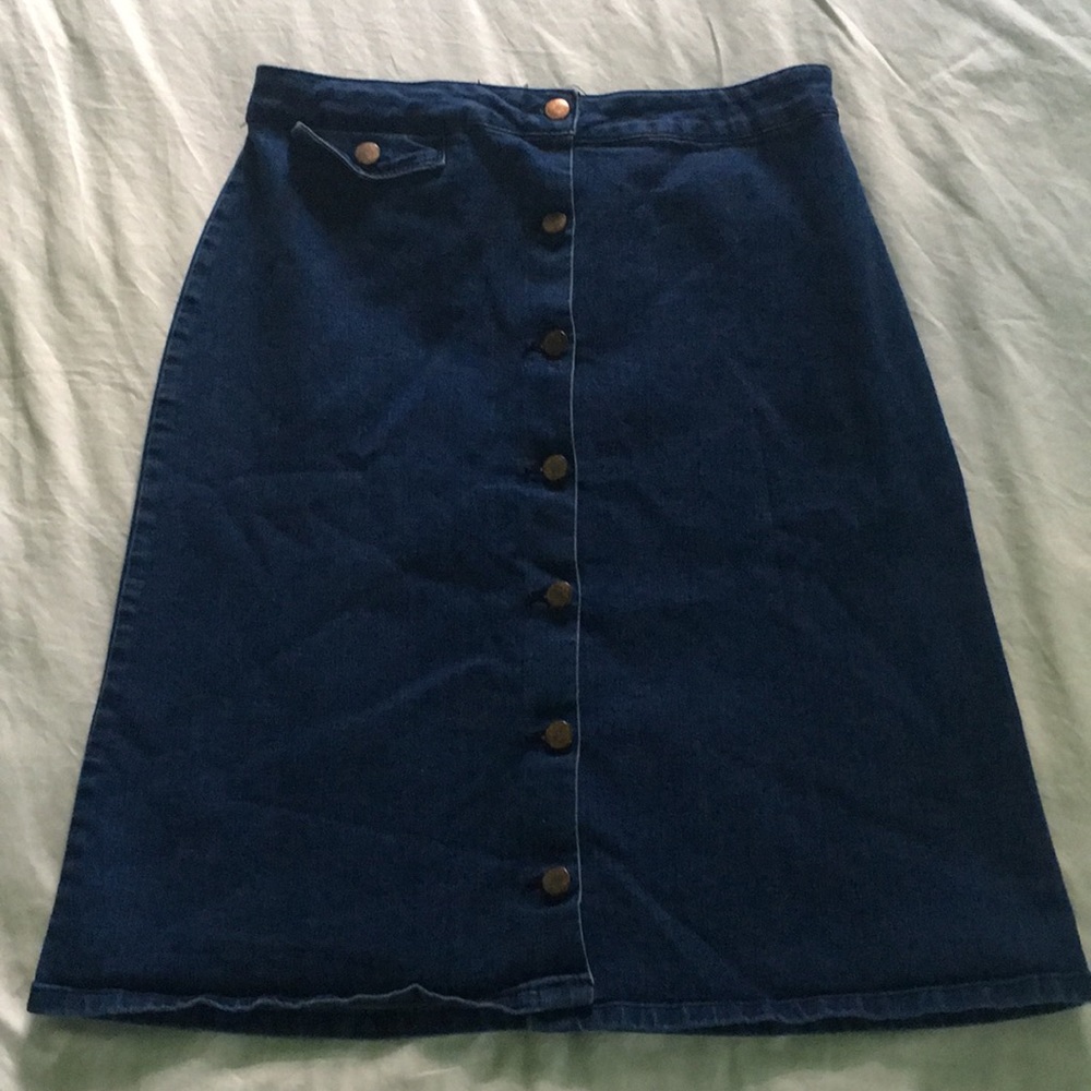 Button down jean pencil skirt, Size US 30